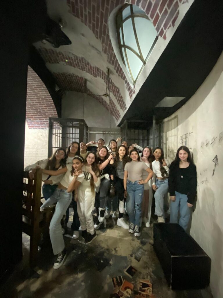 חדר בריחה הודיני 20 WhatsApp Image 2025-11-19 at 13.59.23 (1)